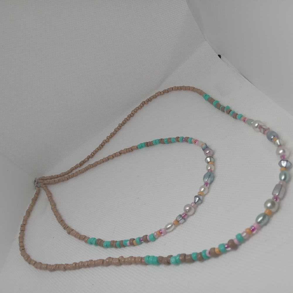 Hand Crafted Turquoise and Tan Beaded Necklace Set - Picture 13 of 16